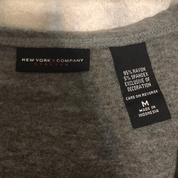 New York and Company Bow top - Picture 2 of 2